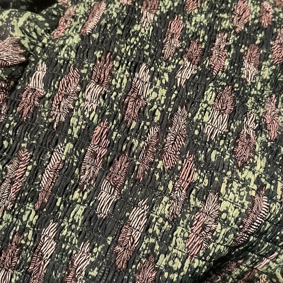 Ruched Top - Picture 6 of 6